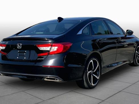 Used 2018 Honda Accord Sport image 13