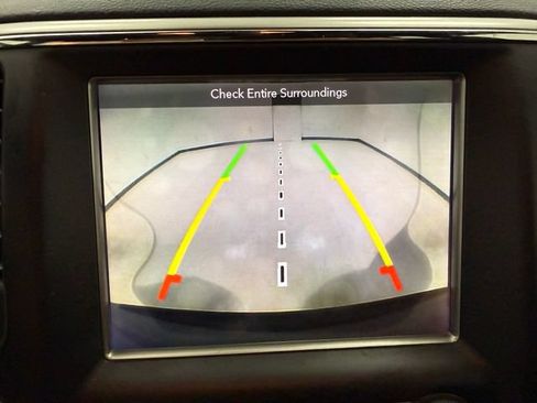 Used 2018 Jeep Grand Cherokee Laredo RWD image 11