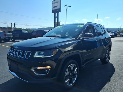 Used 2018 Jeep Compass Limited w/ Navigation Group AWD/4WD image 3