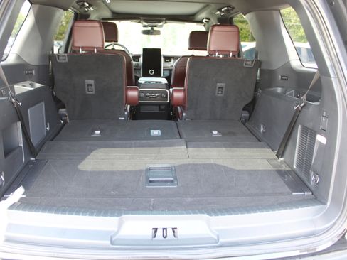 Used 2024 Ford Expedition Limited w/ Excursion Package AWD/4WD image 13