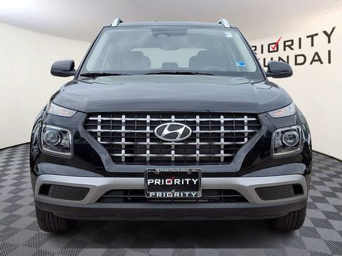 Certified 2025 Hyundai Venue SEL FWD image 2