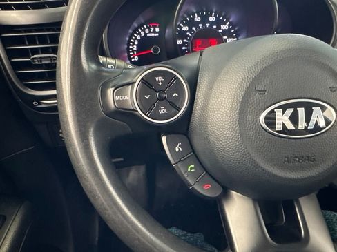 Used 2018 Kia Soul + FWD image 18
