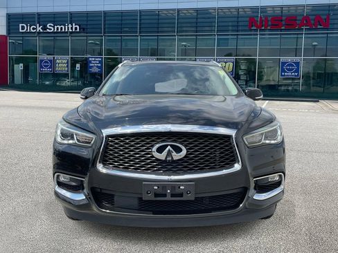 Used 2019 INFINITI QX60 Luxe w/ Essential Package image 2