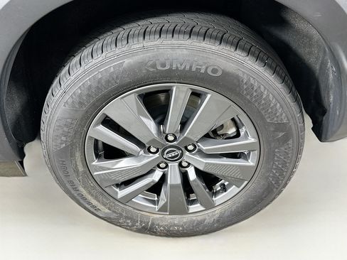 Used 2025 Nissan Pathfinder SV AWD/4WD image 11