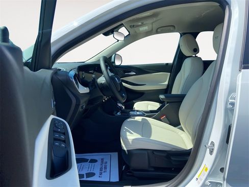 New 2026 Buick Encore GX Sport Touring image 9