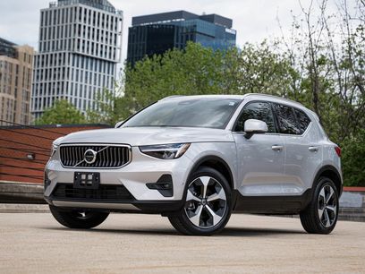 Certified 2025 Volvo XC40 B5 Plus