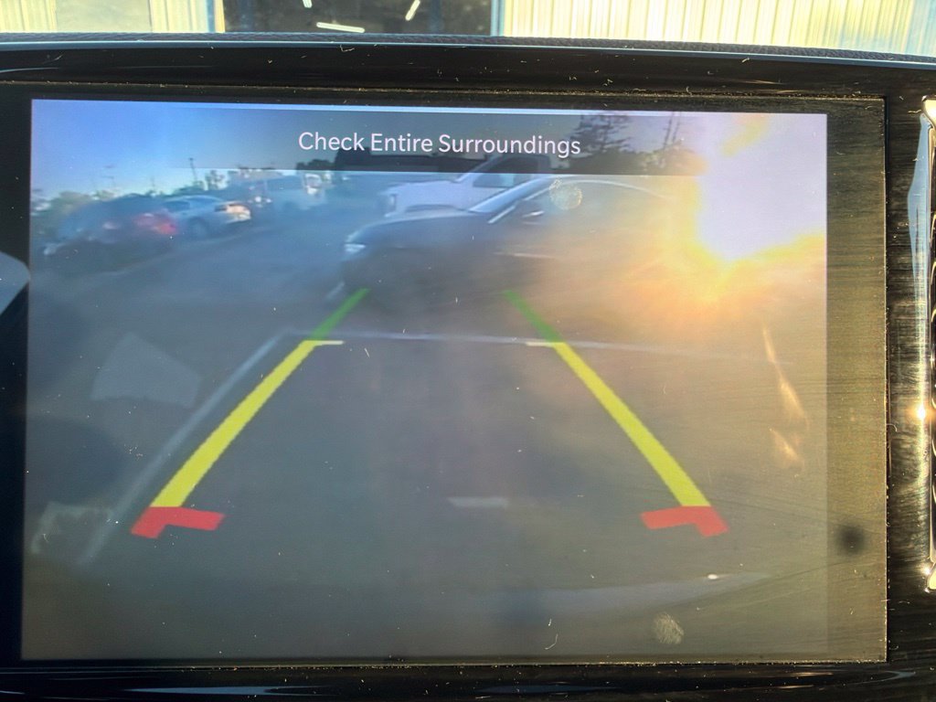 Used 2024 Chrysler Pacifica Touring FWD image 30
