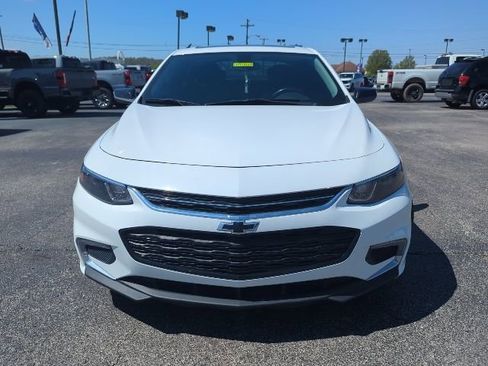 Used 2018 Chevrolet Malibu LT w/ Redline Edition image 3