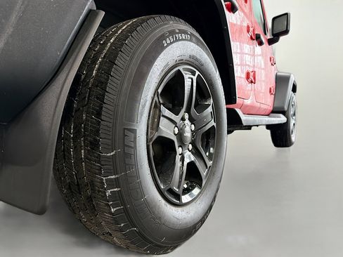 Used 2018 Jeep Wrangler Unlimited Sport S image 14