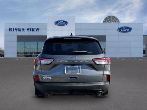 Used 2022 Ford Escape SE w/ SE Sport Appearance Package image 5
