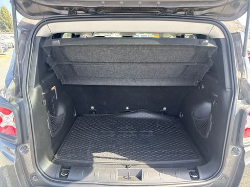 Used 2018 Jeep Renegade Latitude w/ Advanced Technology Group FWD image 15