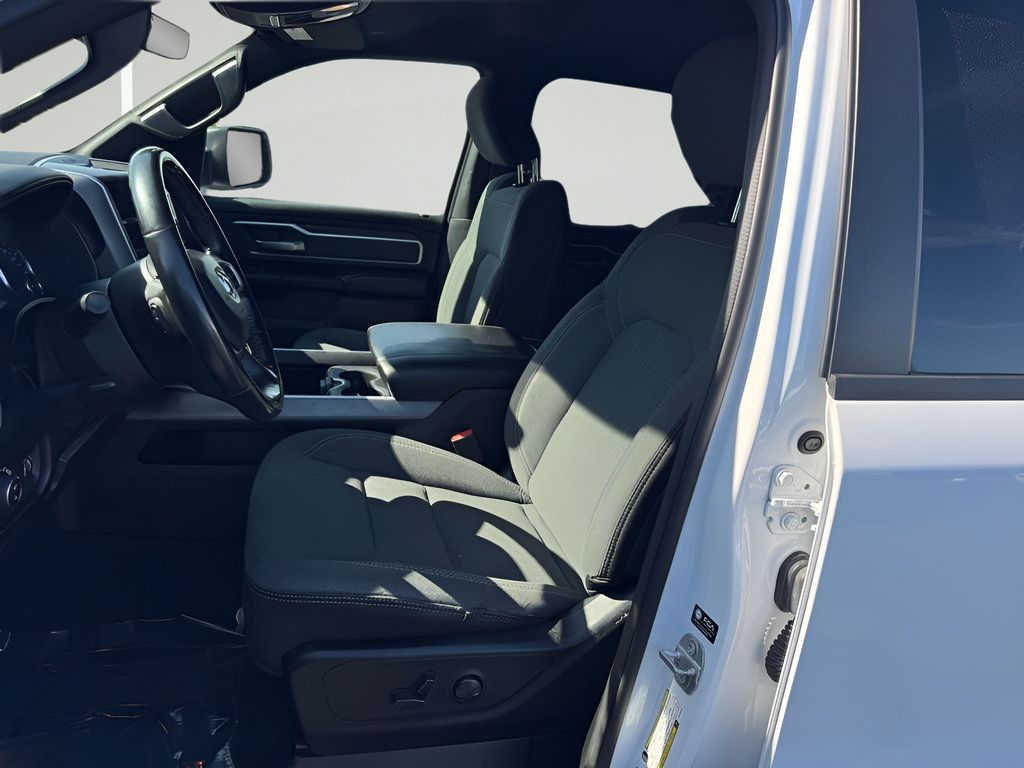 Used 2022 RAM 1500 Big Horn AWD/4WD image 16
