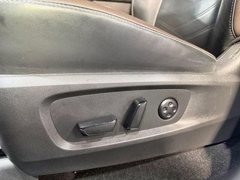 Used 2022 Nissan Pathfinder Platinum image 25