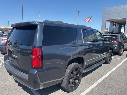 Used 2020 Chevrolet Suburban LS image 3