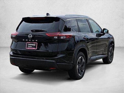 Used 2025 Nissan Rogue SV w/ SV Premium Package FWD image 5