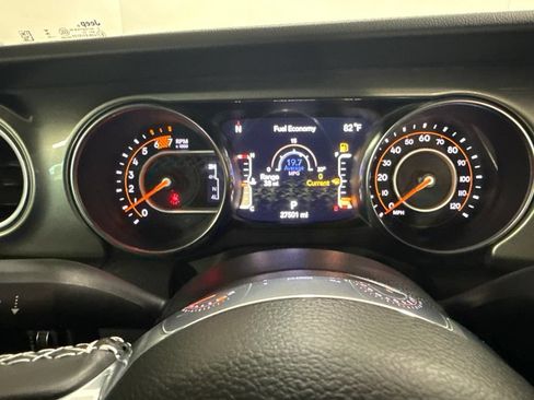 Used 2023 Jeep Wrangler Unlimited Sahara w/ LED Lighting Group AWD/4WD image 28