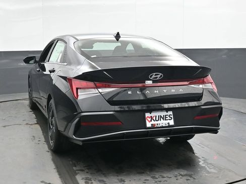 New 2026 Hyundai Elantra SEL Sport Premium FWD image 7
