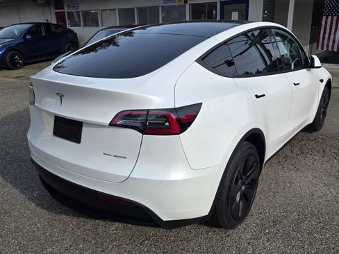 Used 2024 Tesla Model Y Long Range image 5