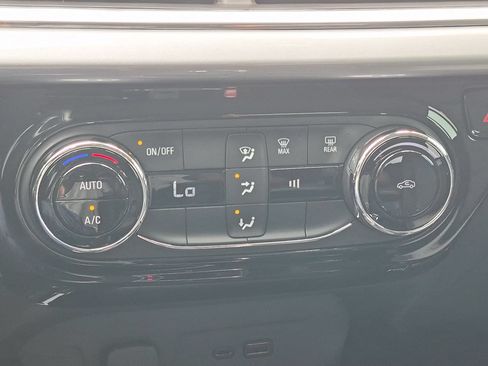 Used 2024 Chevrolet Trax LT FWD image 20