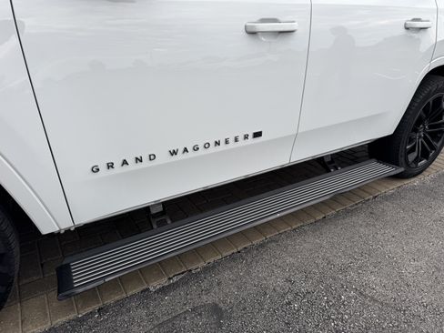 Used 2023 Jeep Grand Wagoneer Series II w/ Quick Order Packagew 28T AWD/4WD image 37