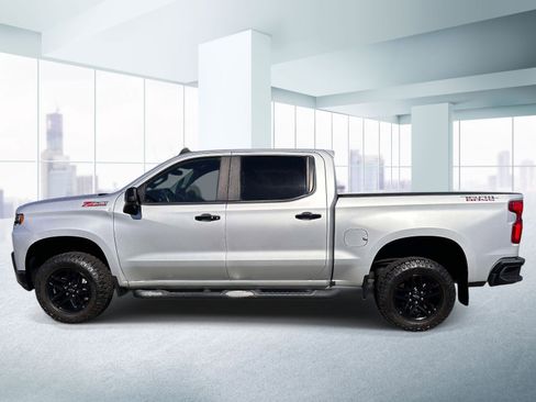 Used 2021 Chevrolet Silverado 1500 LT Trail Boss w/ Convenience Package II AWD/4WD image 2
