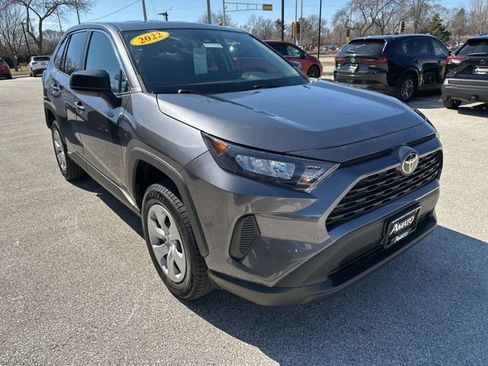 Used 2022 Toyota RAV4 LE image 4