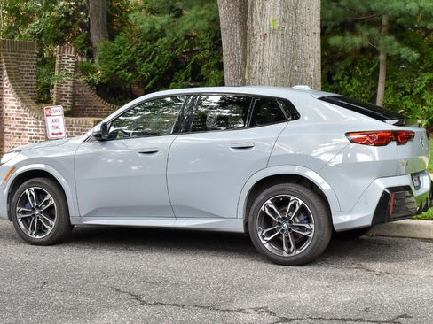 Used 2026 BMW X2 xDrive28i AWD/4WD image 5
