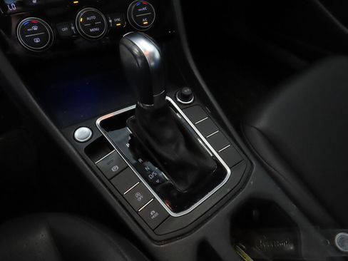 Used 2019 Volkswagen Jetta SEL image 18