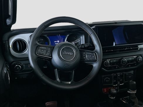 Used 2024 Jeep Wrangler Unlimited AWD/4WD image 17