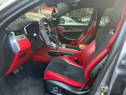 Used 2022 Jaguar F-PACE SVR AWD/4WD image 10