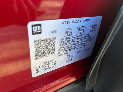 Used 2025 Chevrolet Trax LT image 27