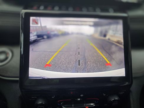 Used 2023 Jeep Grand Cherokee Limited image 43