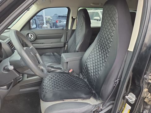 Used 2007 Dodge Nitro SXT RWD image 8
