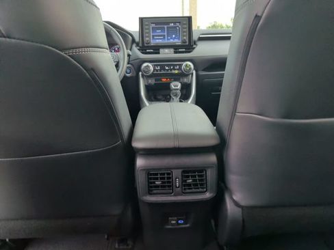 Used 2022 Toyota RAV4 XLE Premium FWD image 33