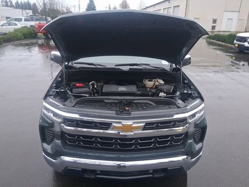Used 2025 Chevrolet Silverado 1500 LT AWD/4WD image 17