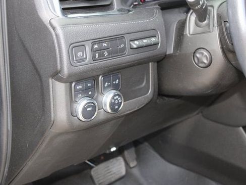 Used 2021 GMC Yukon XL Denali image 28