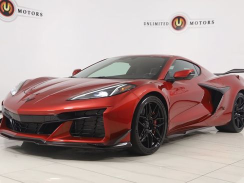 Used 2025 Chevrolet Corvette Z06 w/ Z07 Performance Package RWD image 5