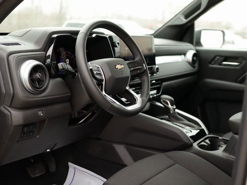 Used 2024 Chevrolet Colorado LT w/ LT Convenience Package II image 9