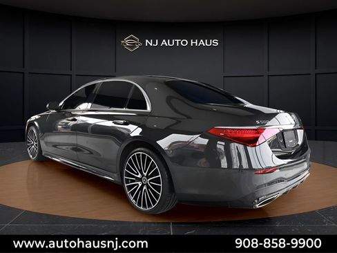Used 2022 Mercedes-Benz S 500 4MATIC w/ AMG Line Package image 6