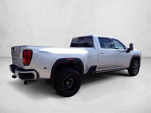 Used 2022 GMC Sierra 3500 Denali w/ Denali Ultimate Package AWD/4WD image 4