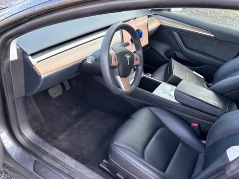 Used 2023 Tesla Model 3 Standard Range RWD image 2