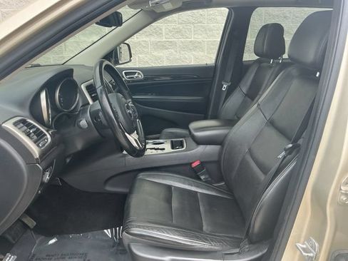 Used 2011 Jeep Grand Cherokee Laredo AWD/4WD image 13