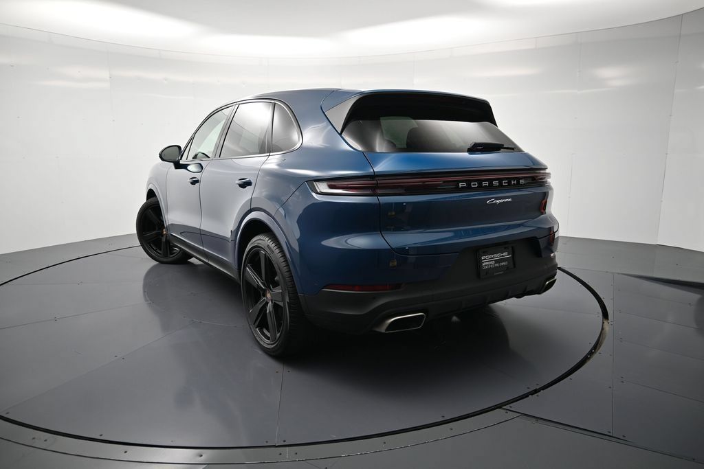 Used 2026 Porsche Cayenne AWD/4WD image 37