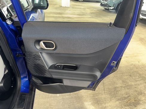 Used 2025 MINI Cooper 4-Door Hardtop FWD image 11