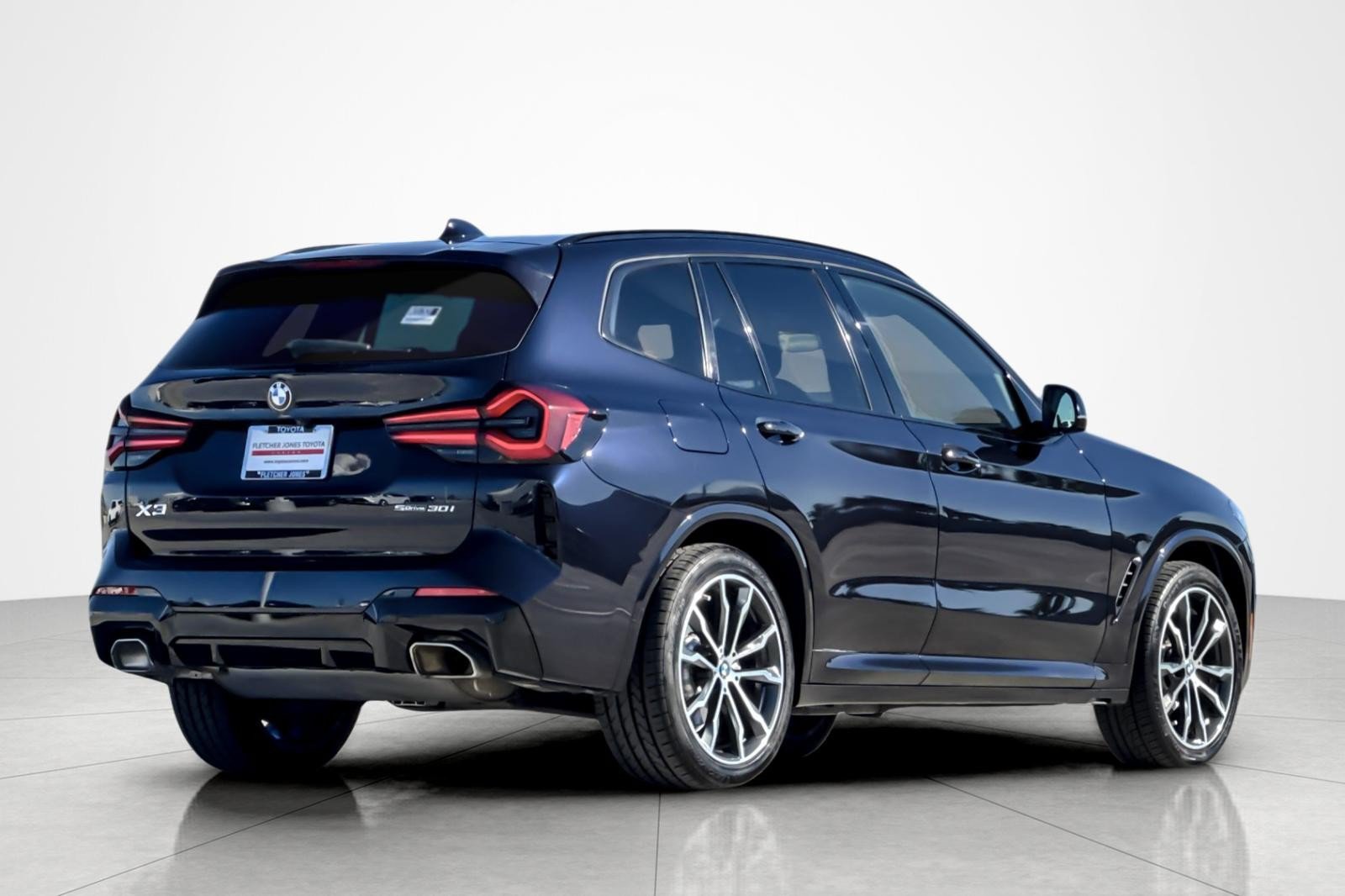 Used 2022 BMW X3 sDrive30i w/ M Sport Package 2 RWD image 5