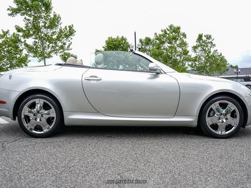 Used 2005 Lexus SC 430 Convertible RWD image 9