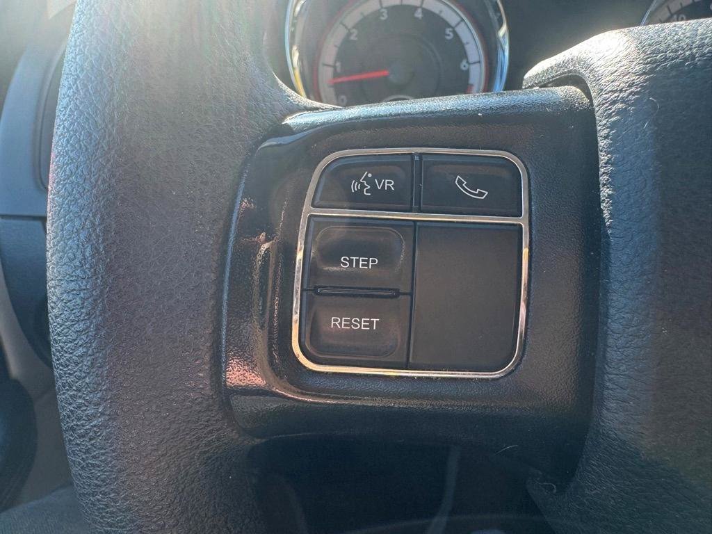 Used 2019 Dodge Grand Caravan SE w/ UConnect Hands-Free Group FWD image 16