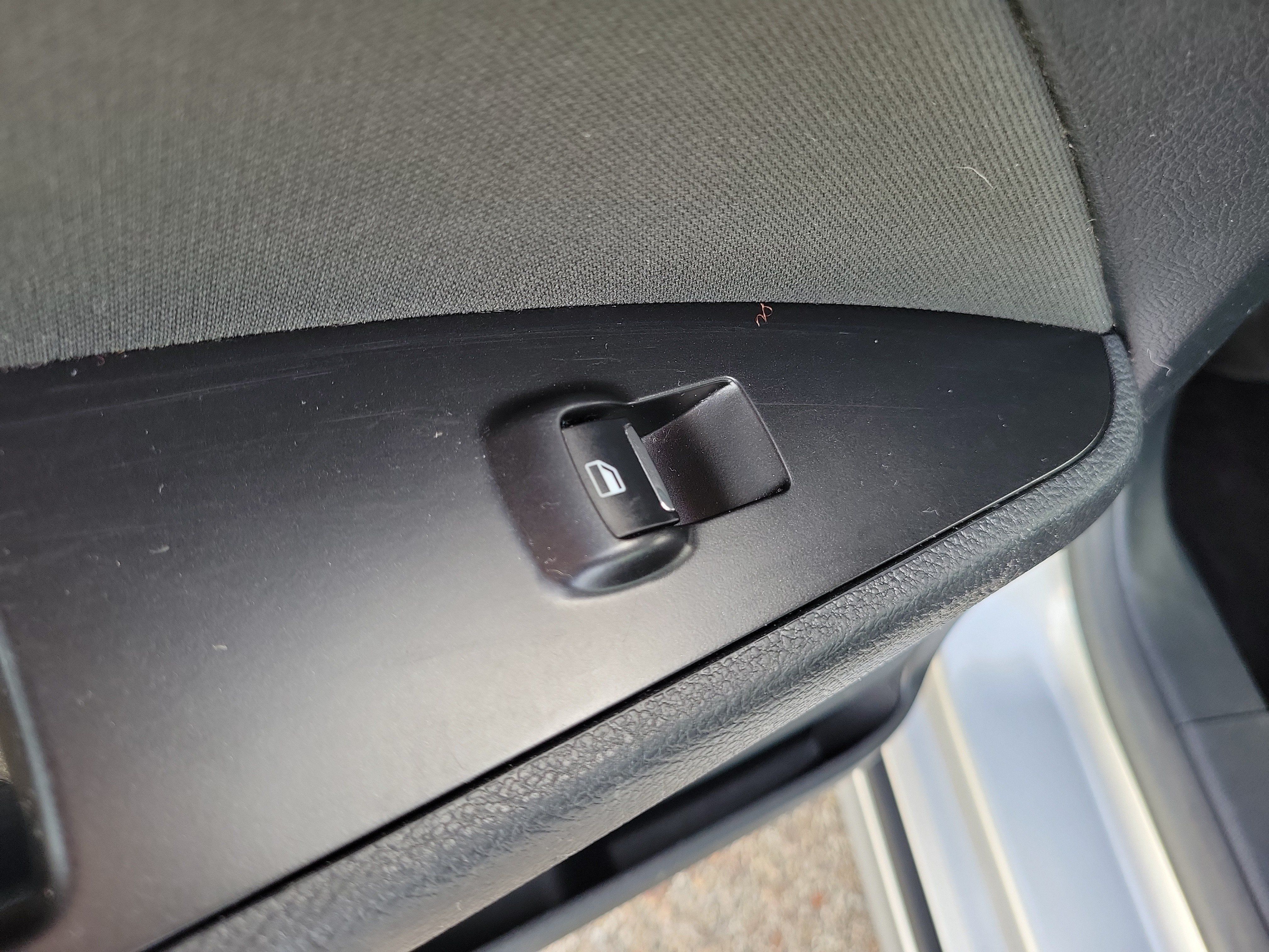 Used 2017 Ford Fusion SE FWD image 14