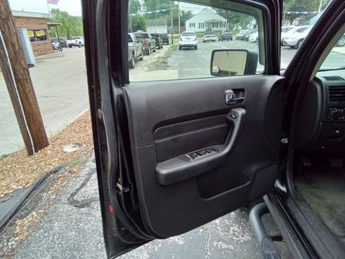 Used 2007 HUMMER H3 AWD/4WD image 14