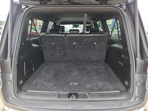 Used 2024 Jeep Wagoneer L Series II w/ Flexible Seating Group AWD/4WD image 17